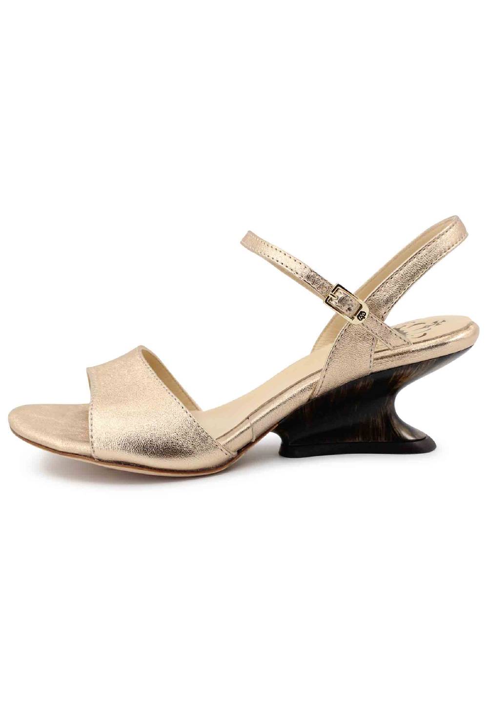 L'ARIANNA Sandali donna in pelle laminata nude con zeppa bassa Vendita