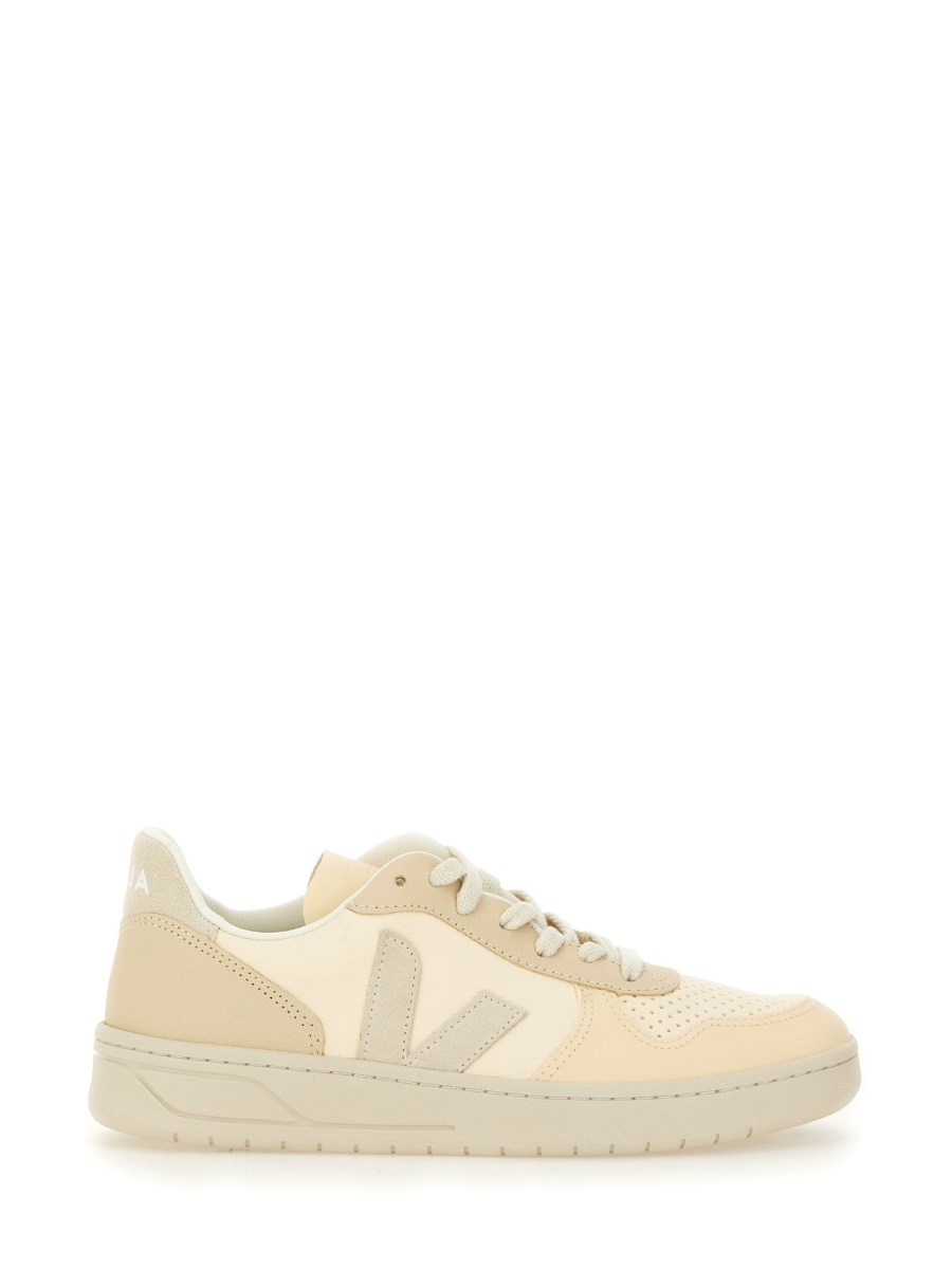 VEJA SNEAKER "V-10" IN PELLE Offerte