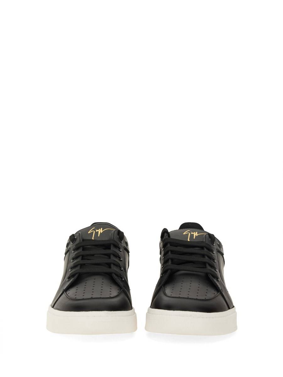 GIUSEPPE ZANOTTI SNEAKER IN PELLE CON LOGO Sconti questo mese