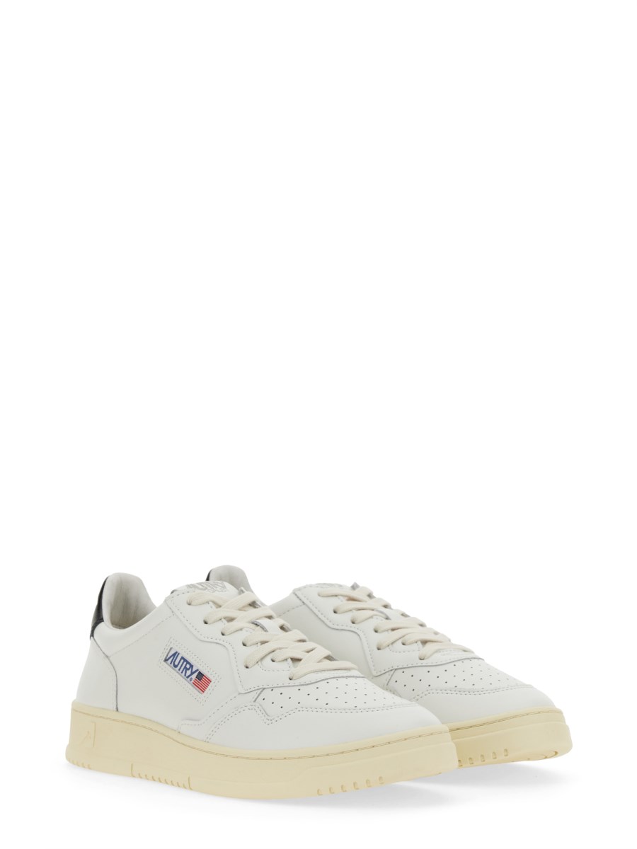 AUTRY SNEAKER MEDALIST LOW IN PELLE Offerta per la Festa della Mamma