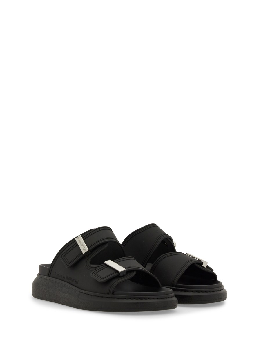 ALEXANDER McQUEEN SANDALO HYBRID OVERSIZE IN GOMMA CON LOGO Sottocosto