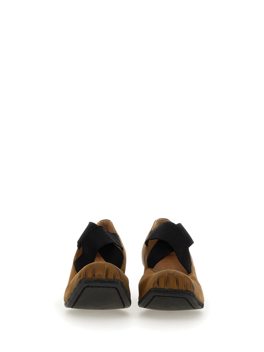 UMA WANG BALLERINA IN PELLE CON FASCIA ELASTICA E PUNTA IN GOMMA Shopping online