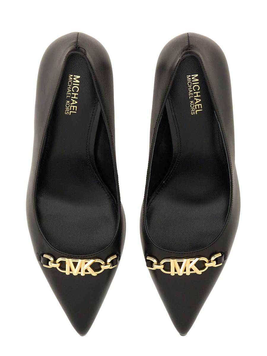 MICHAEL BY MICHAEL KORS DÉCOLLETÉ CON LOGO IN PELLE Grandi sconti