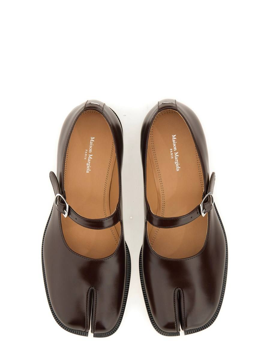MAISON MARGIELA MARY JANE TABI IN PELLE SPAZZOLATA Nuovi prodotti
