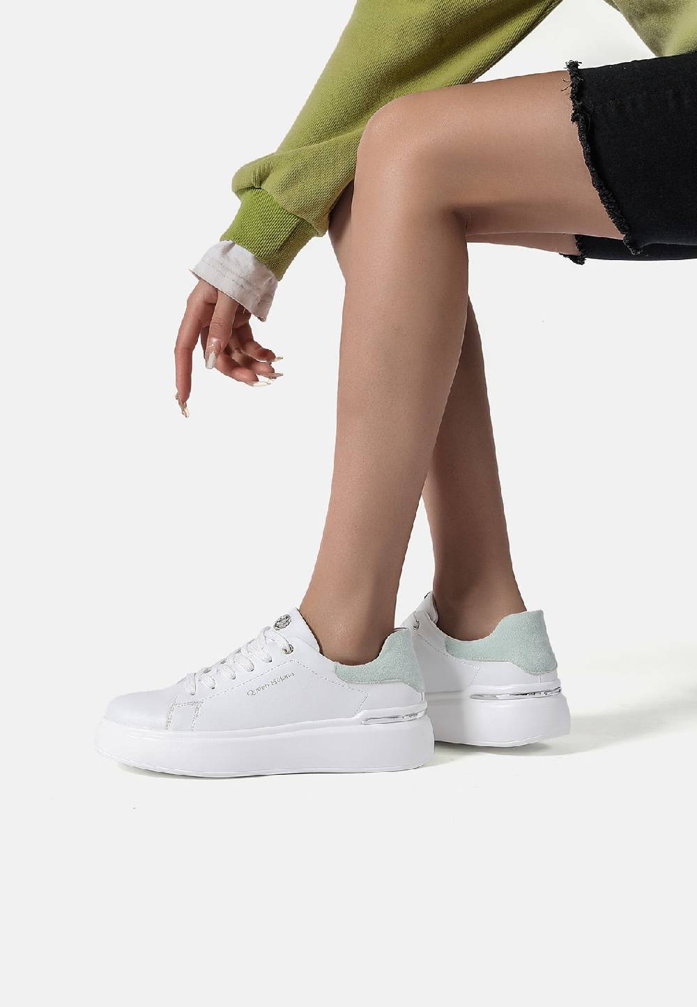 Queen Helena Sneakers - X28-9 Officina