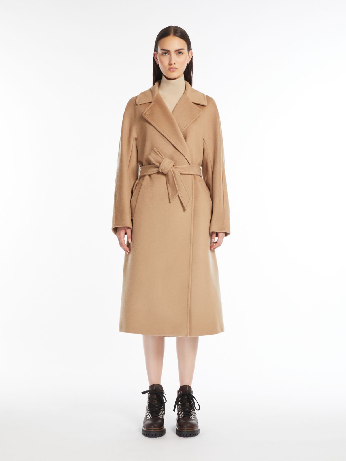 Weekend Cappotto in lana con cintura Novità