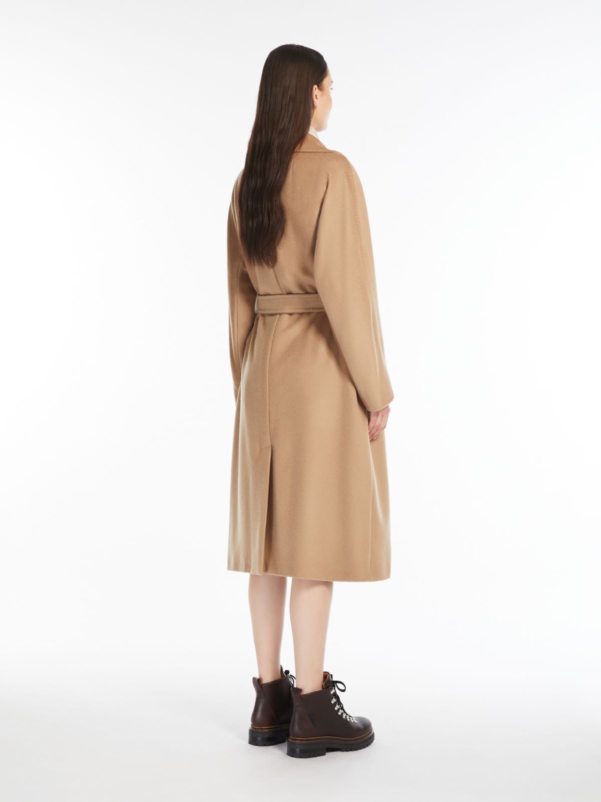 Weekend Cappotto in lana con cintura Novità