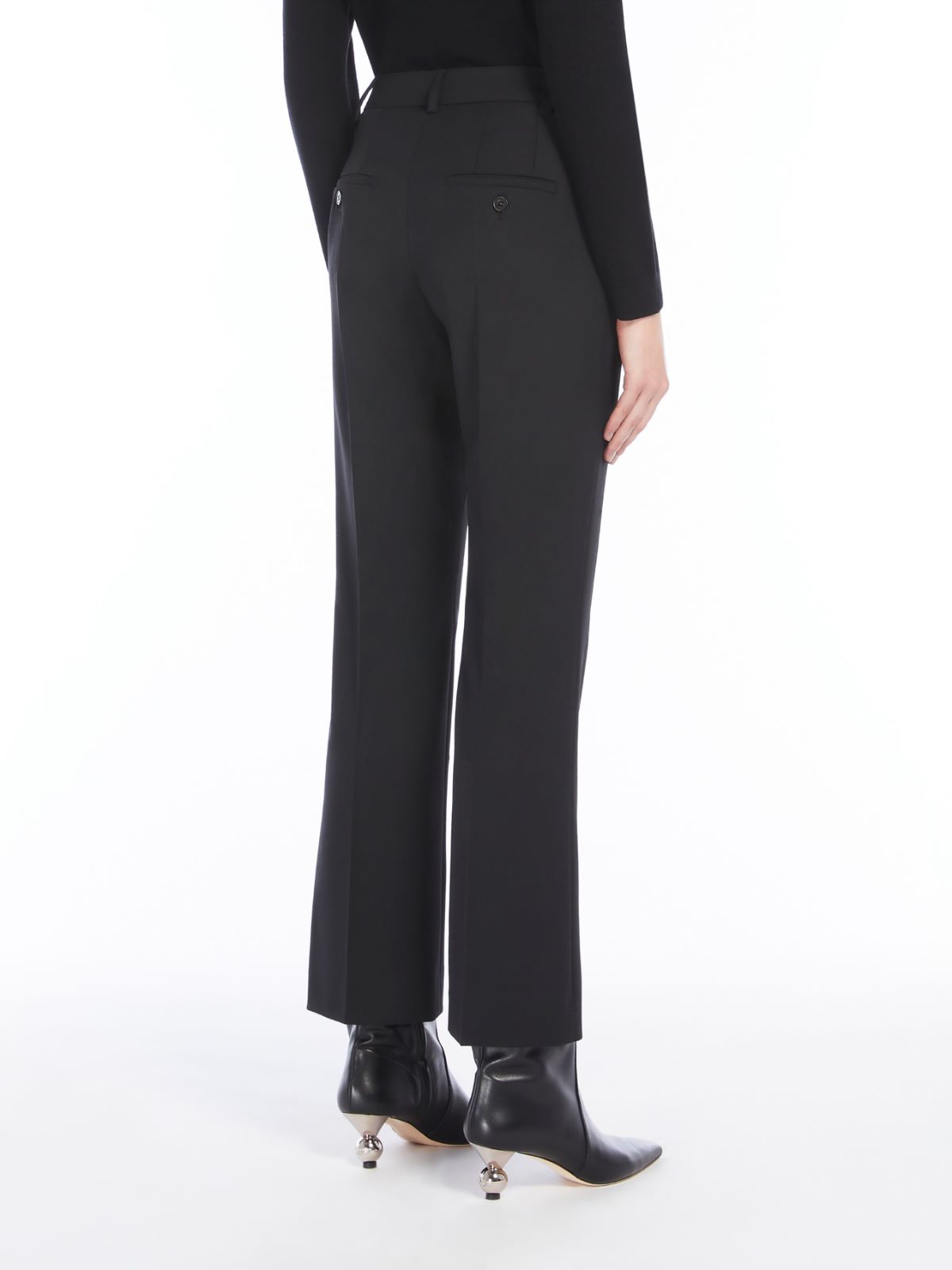 Weekend Pantalone dritto in lana tecnica Promozione Limitata