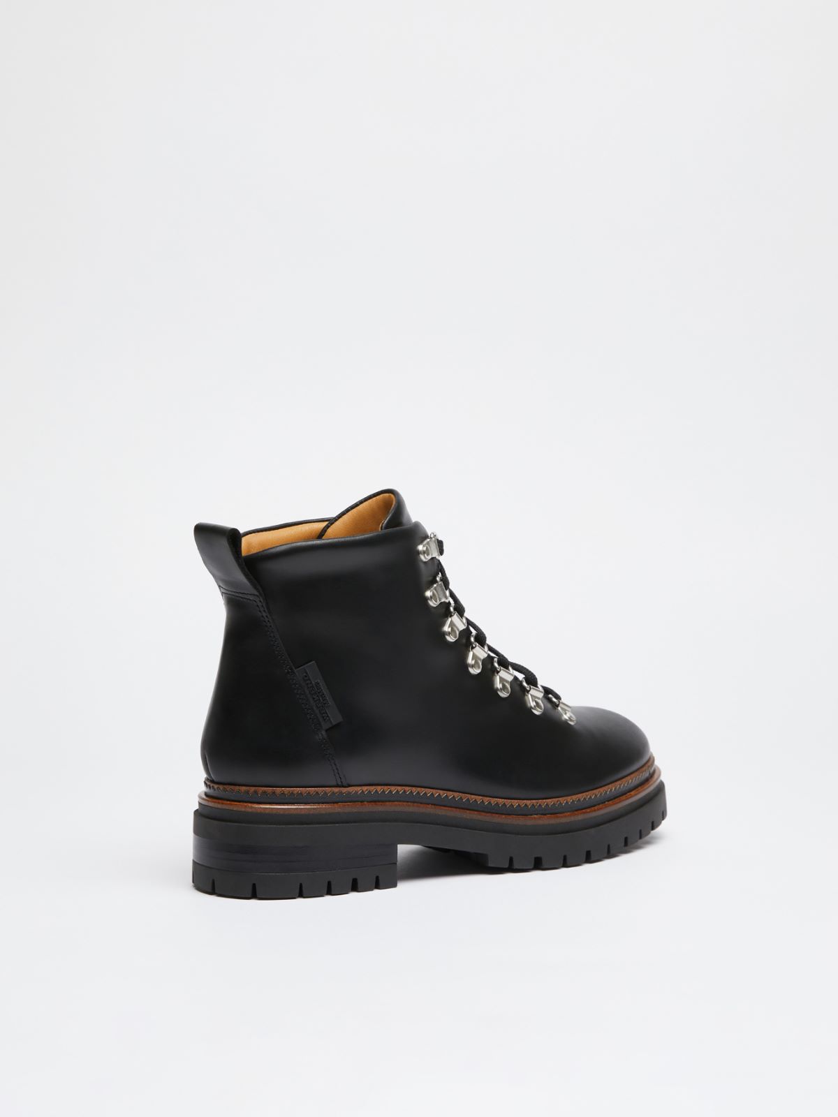 Weekend Stivaletto in cuoio Online