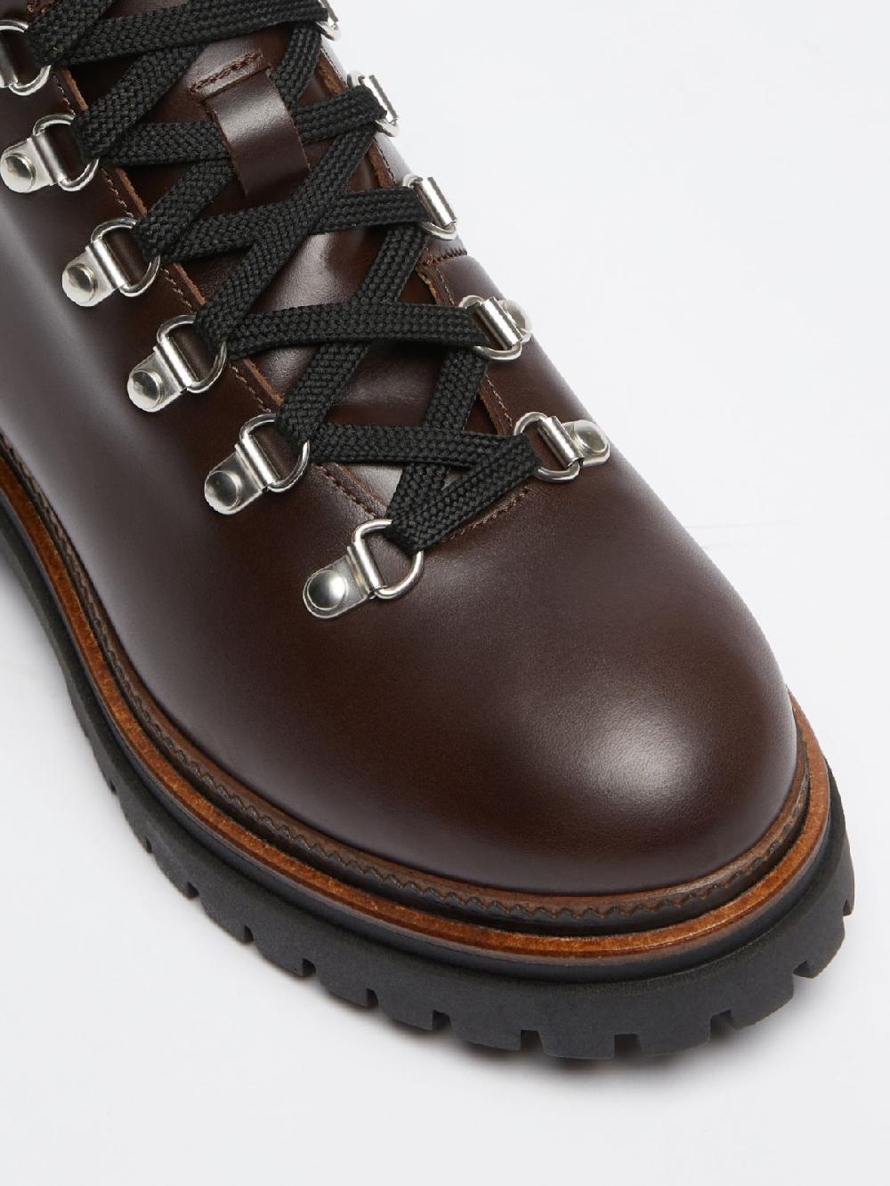 Weekend Stivaletto in cuoio Outlet