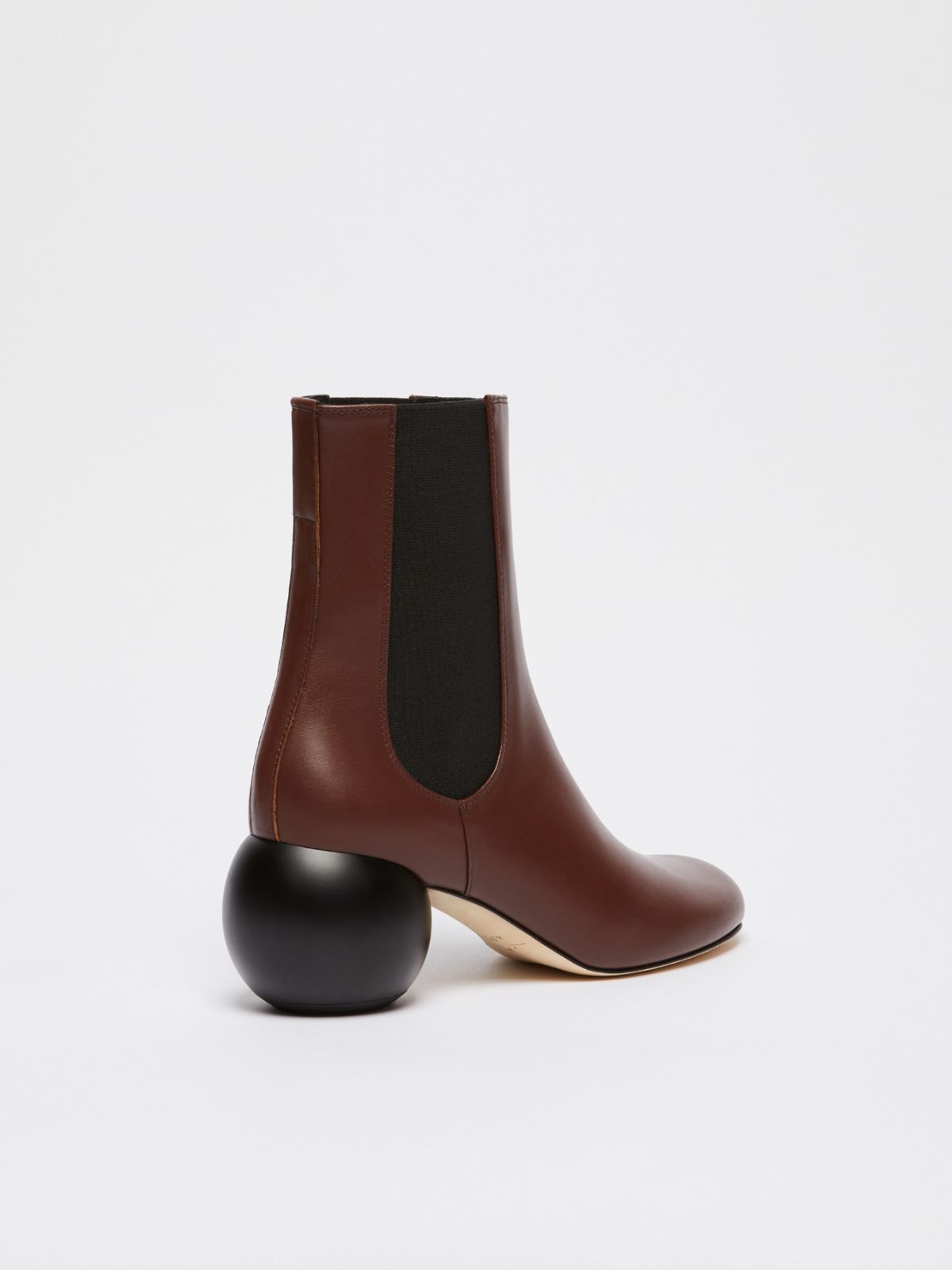 Weekend Chelsea boot con maxi boule Vendita Economica